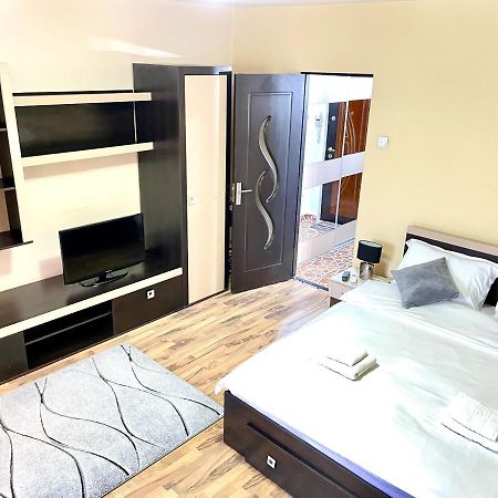 Luand Apartament Яш Екстериор снимка